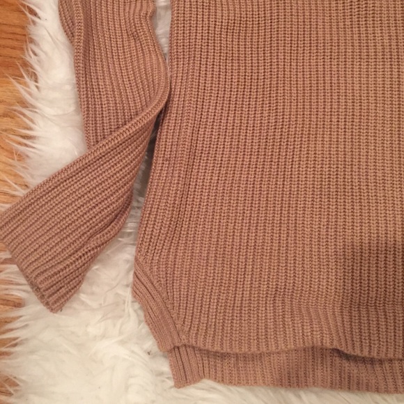 Banana Republic Sweater - Picture 3 of 4